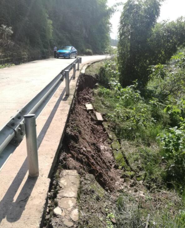 涪陵这两条公路发生路基垮塌险情注意通行安全