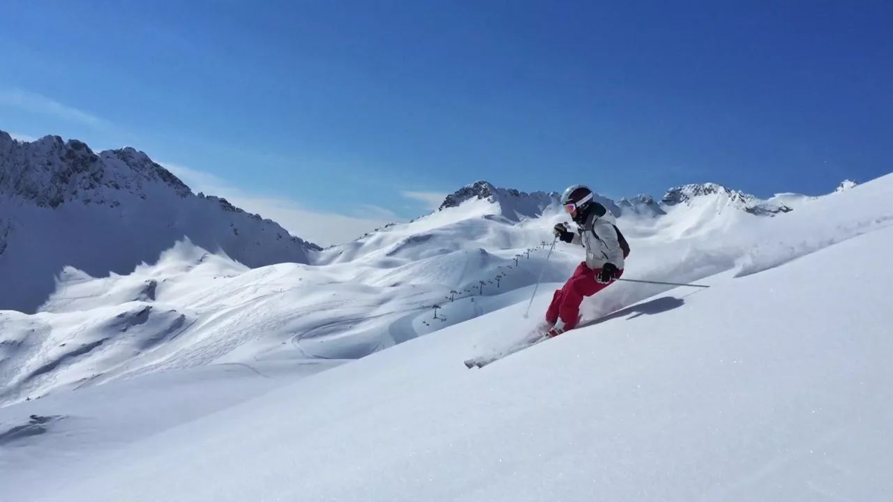 分享会 | 听说在滑雪场看异性会特别帅or美?