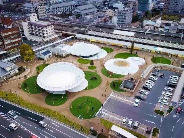 日本奈良天理市cofufun车站广场景观