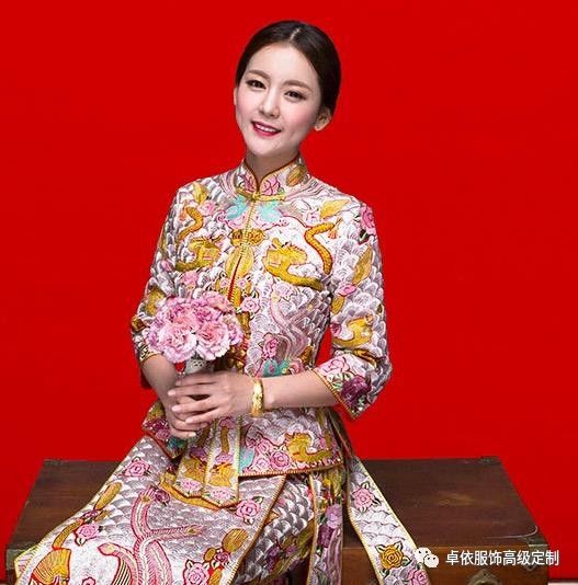 中式婚纱叫什么_中式婚礼嫁衣叫什么(2)