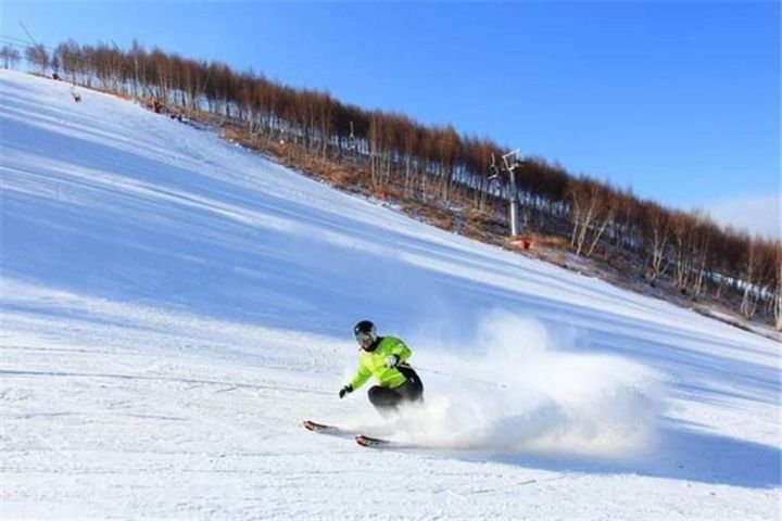 如果昆明下雪了, 当然是去轿子雪山滑雪呀~ 因为 昆明也将有滑雪场啦