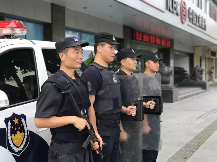 【忠诚·功模】道滘分局 曾庆银:警徽铸警魂 金盾映忠诚