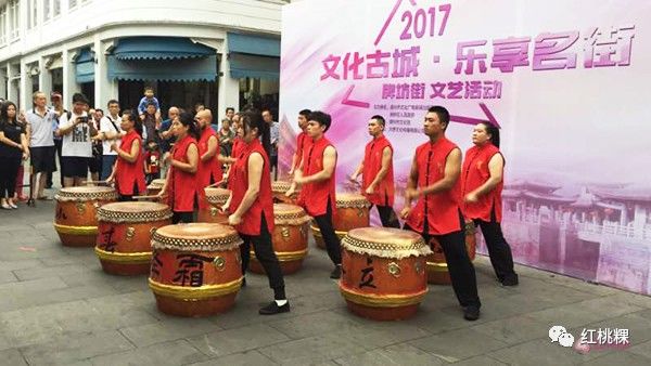 潮州这条古街名气大噪所到之处舞龙舞狮