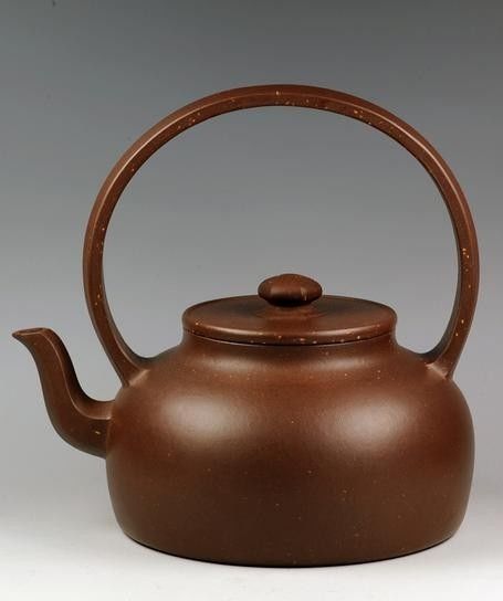 大彬提梁 此壶原作现藏于南京博物院,为制壶名家时大彬所作.