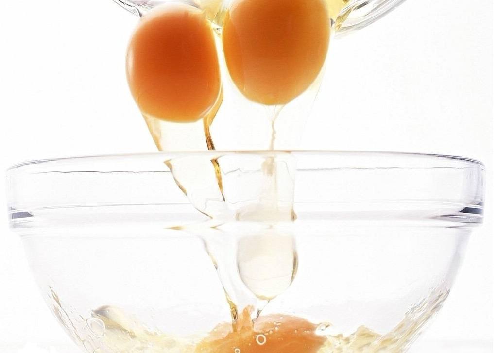 日本人超爱吃生鸡蛋,那么我们的鸡蛋也能生吃吗?
