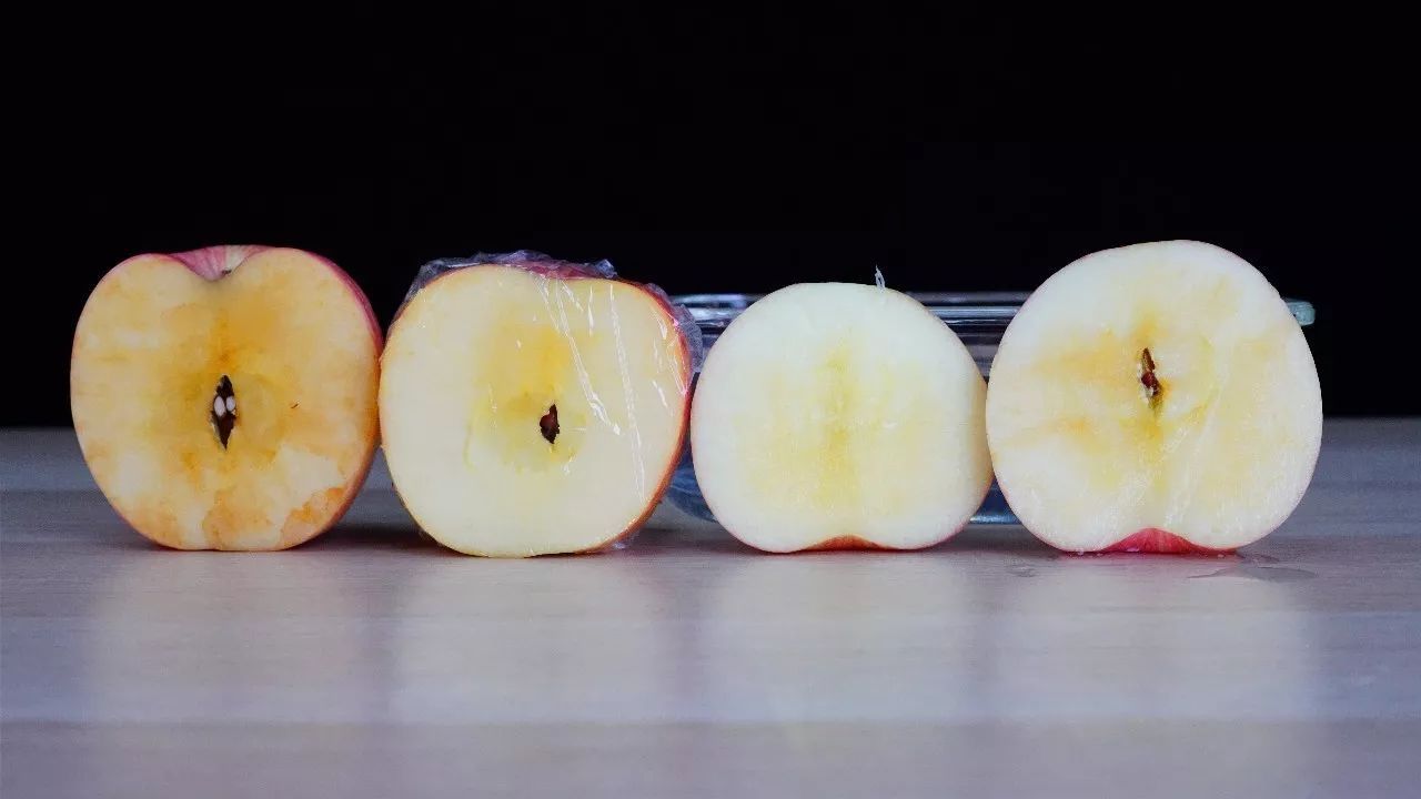 切开的苹果一会儿就变色?一片柠檬就能搞定啊