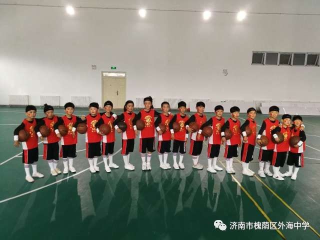 外海中学"战狼队"助力秋季运动会