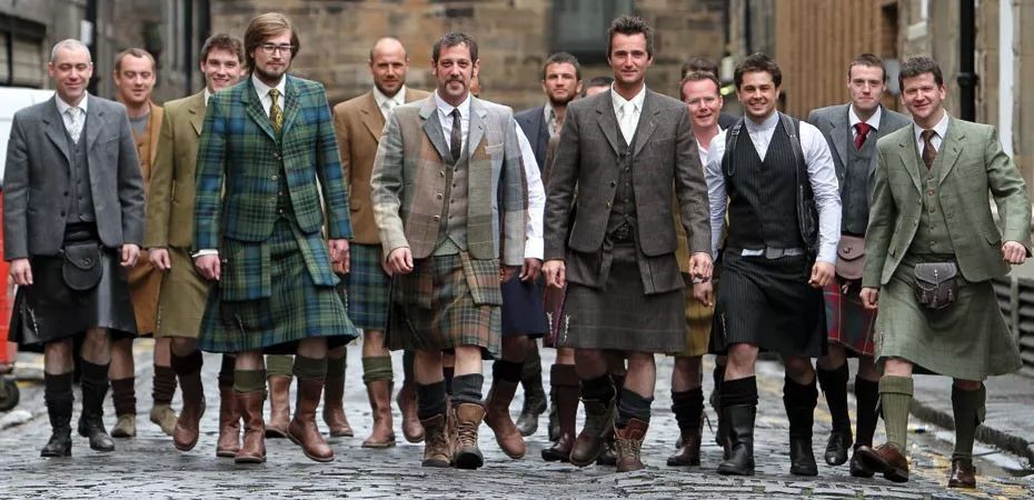 话说,大家也知道,苏格兰男人这些年来一直保留着穿苏格兰群的习惯,这