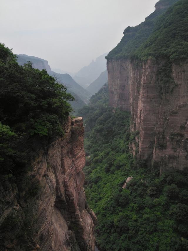 护栏姐武志山:青山环抱风光好高山深处有人家--河南新乡九莲山