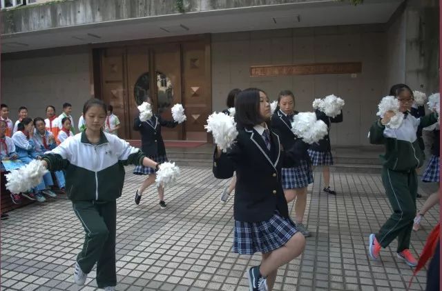 学生园地2017学年上海市曹杨中学社团展示暨招新活动