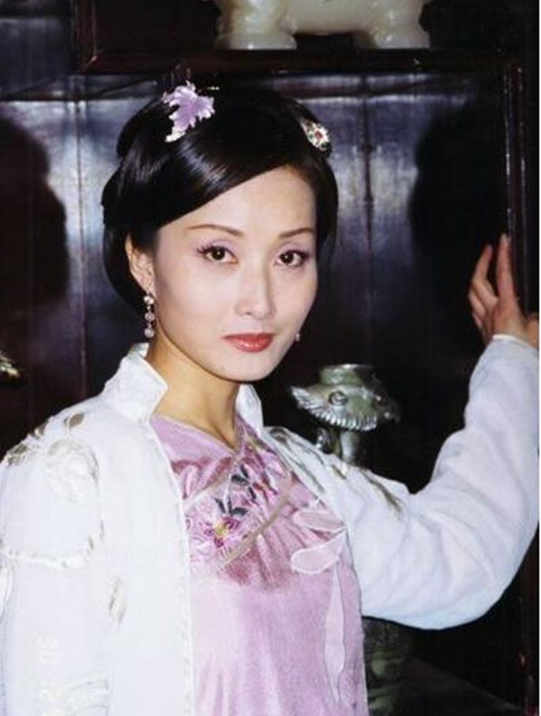 文化馆09剧场导演:邸叙然《太平盛世香云纱》饰演:舒娴(1998年)演出