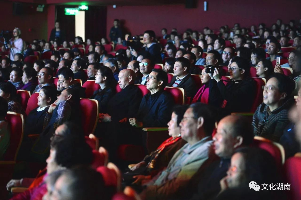 全国花鼓戏来湘聚湖南花鼓流派路子小戏专场上演6台小戏展现各地花鼓