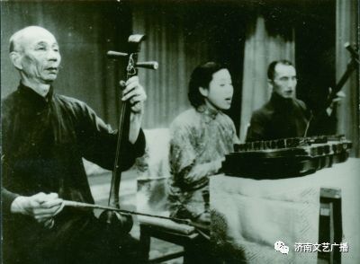 1933年邓九如,张凤玲,张心乐,邓秀玲进天津演唱