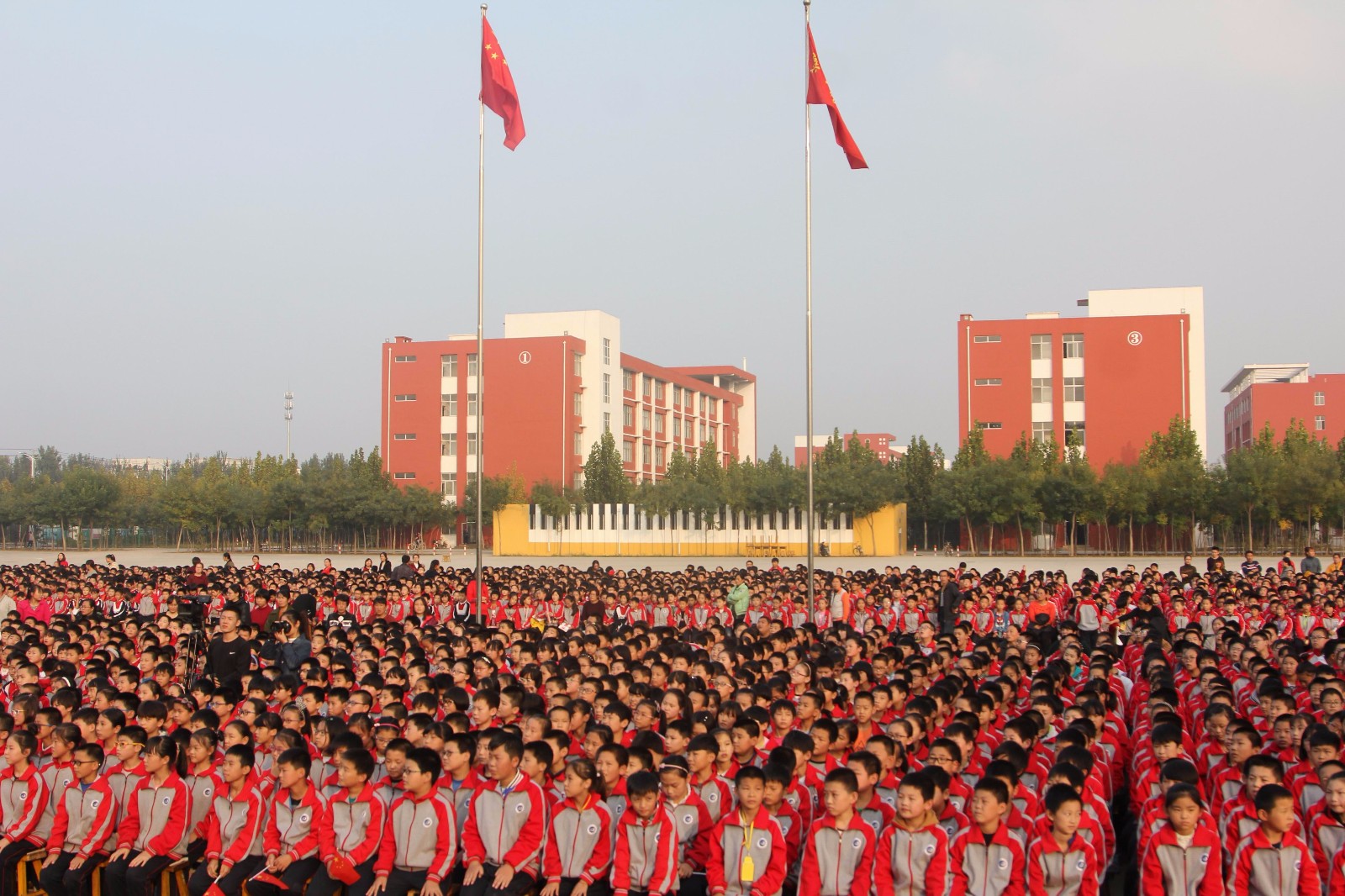 "阳光运动 和谐信都" 冀州第一中学第四届秋季素质运动会 ——小学de