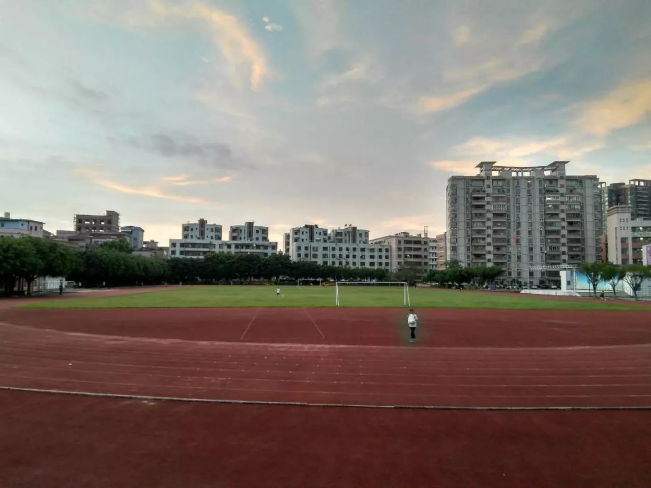 东莞大岭山中学 | 三年里难忘的事情有很多,你是其中