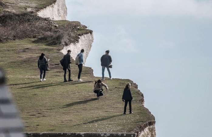 用生命去旅行:英国七姐妹悬崖,游客不信邪年年死人年年去