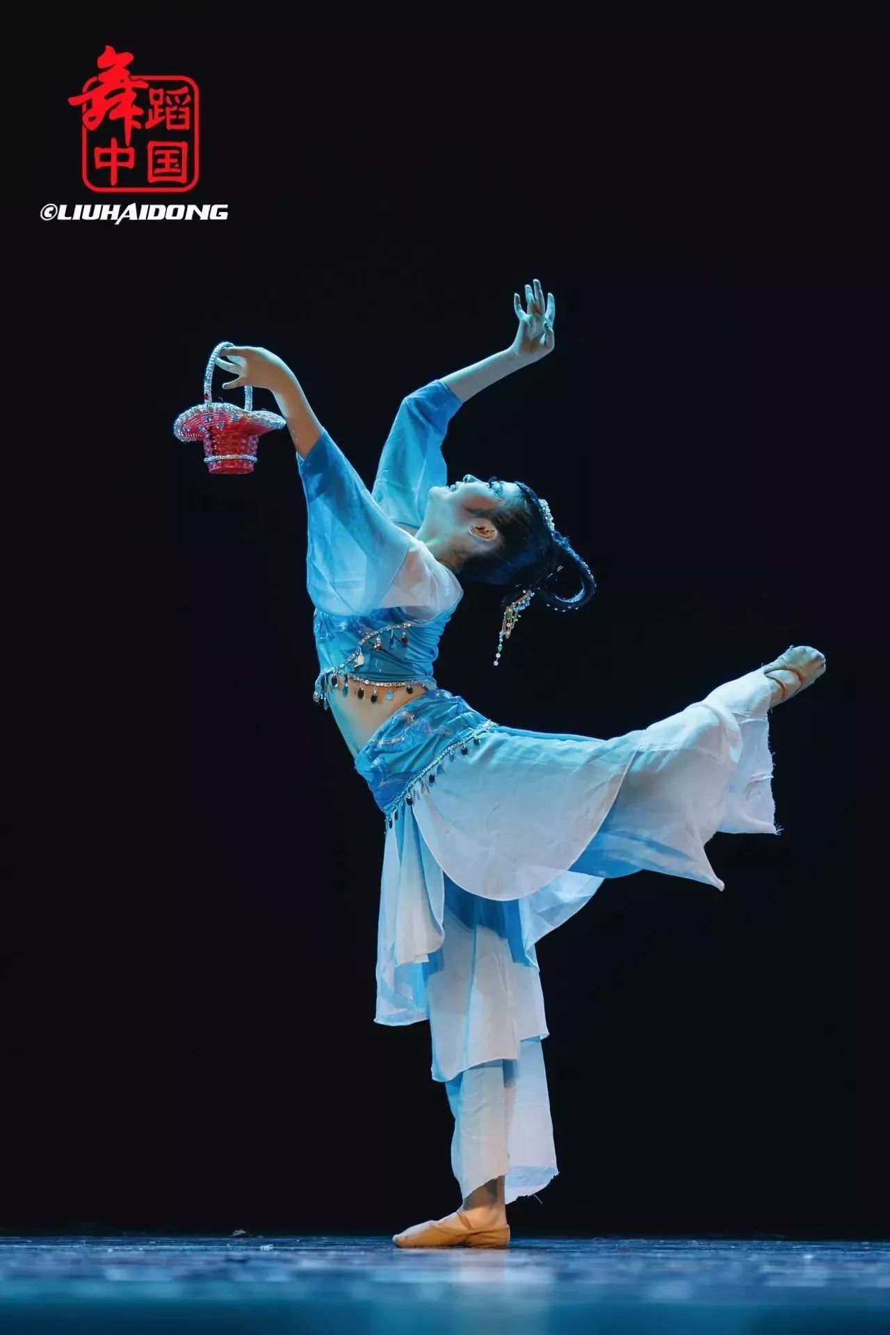 北京戏曲艺术职业学院 舞蹈系中职12级中国舞毕业汇报《不负韶华》