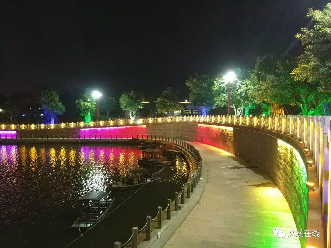 在遂溪,有一种美叫孔子文化城夜景!