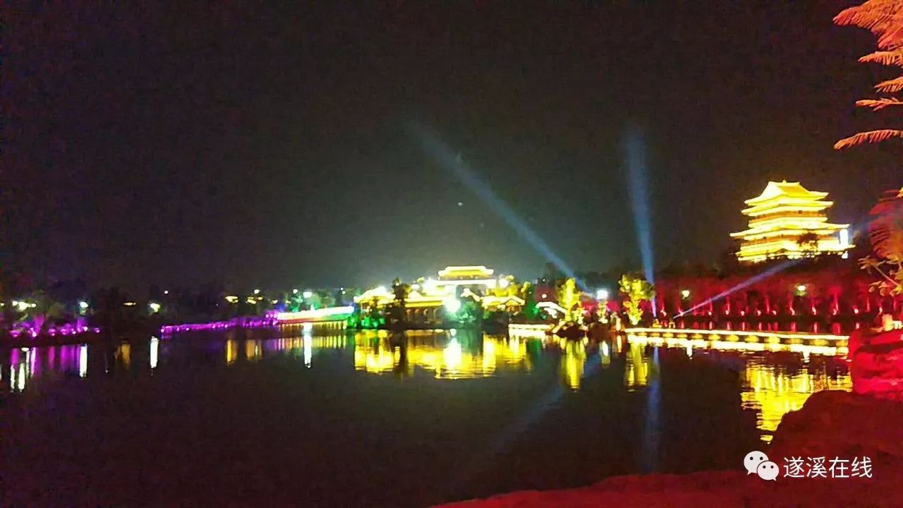 在遂溪,有一种美叫孔子文化城夜景!