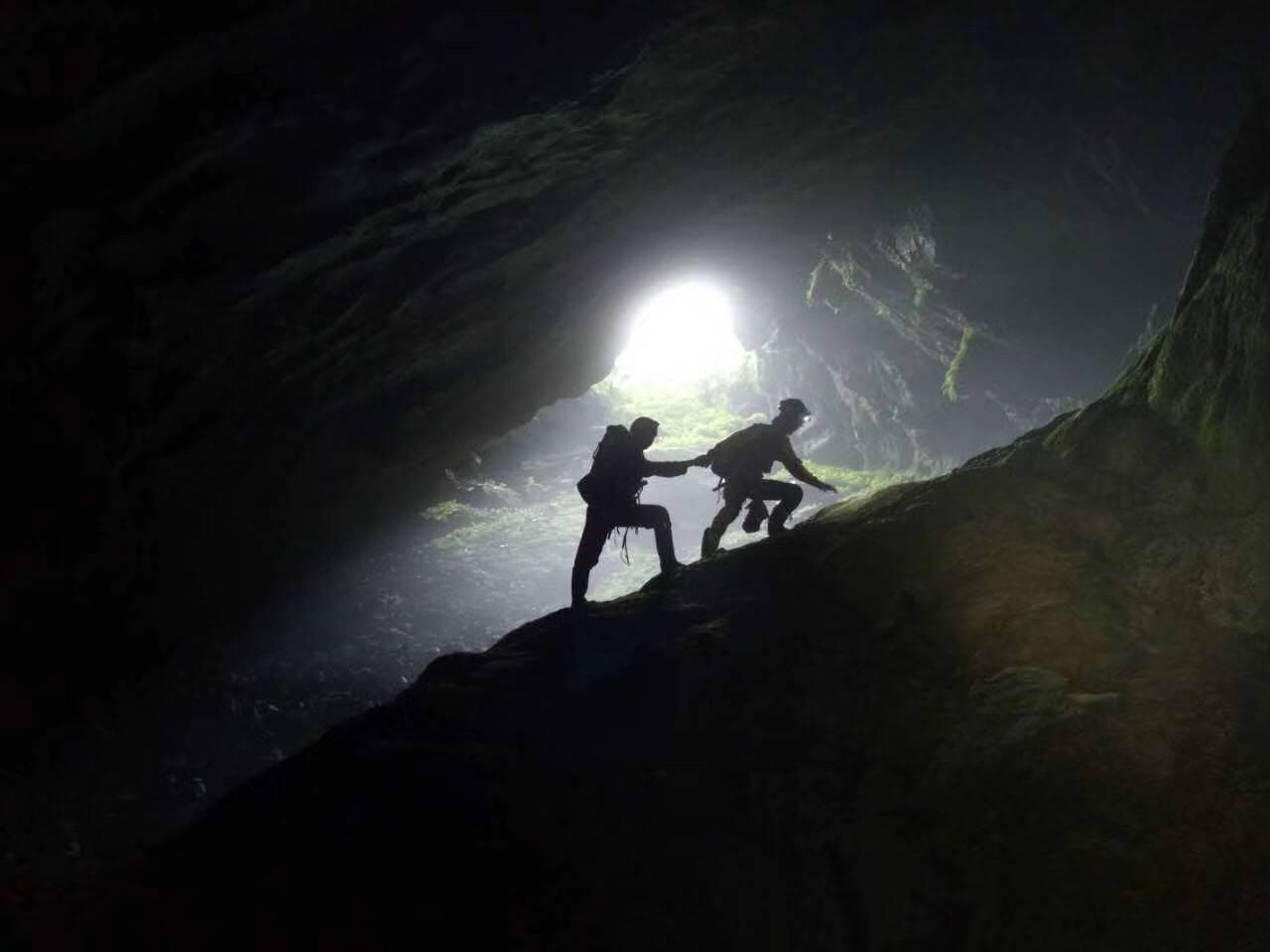 洞穴探险也许是你人生的第一次,慢慢感受嗨皮士带给你不一样的旅行吧.