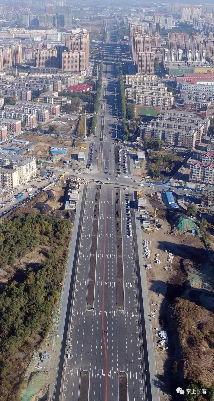 北人民大街北起北环城路北侧,南至长春站北广场前的铁北二路,总长约4