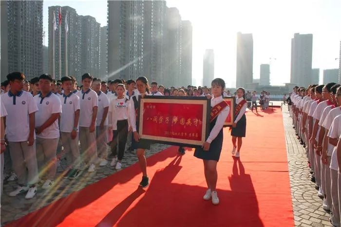 名师榜样携手并进,卓雅英才勇创辉煌——厦门英才学校