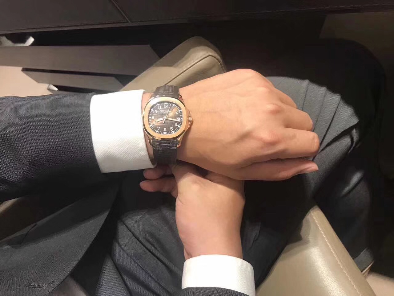 原标题：百达翡丽5167R手雷 商务休闲两用 绅士风 腕表评价 不戴手表做不了我男朋友！