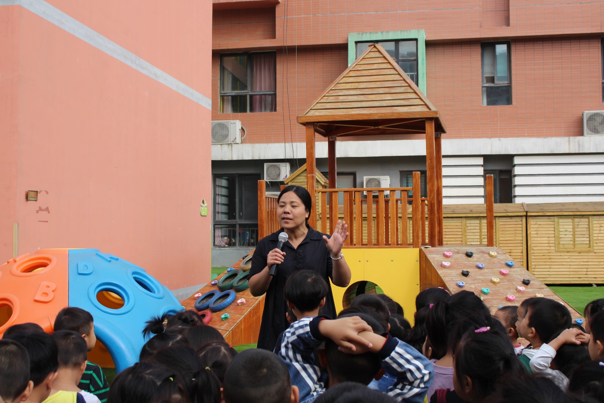 郑州二七区侯寨乡中心幼儿园"萌"的乐园