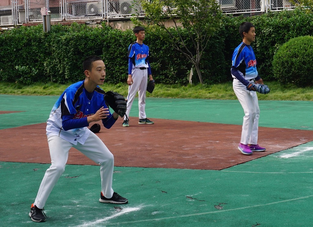 热烈祝贺我校棒球队参加2017年普陀区学生阳光体育大联赛暨第三届甘泉