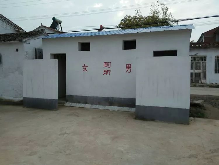 新建后的公共厕所新办公楼干净整洁的篮球场保洁员清扫进村道路.