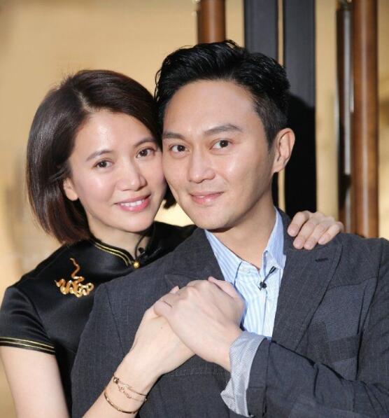 张智霖袁咏仪为同行演员,两人在1992年因拍摄电影《边城浪子》而相识