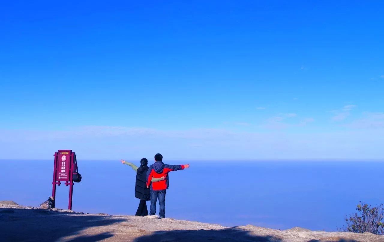 旅游 正文  天岳幕阜山景区,古称天岳山,地处湘鄂赣三省交界之处,是