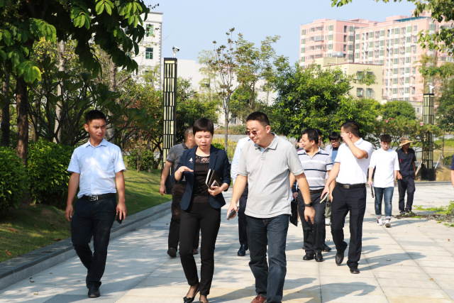 10月24日下午,深圳龙华区副区长刘大岭女士率队考察锦绣科学园园区的