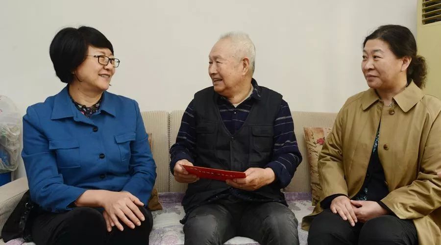 【佑安温度】北京市医管局领导为佑安离退休老干部送来重阳节的慰问