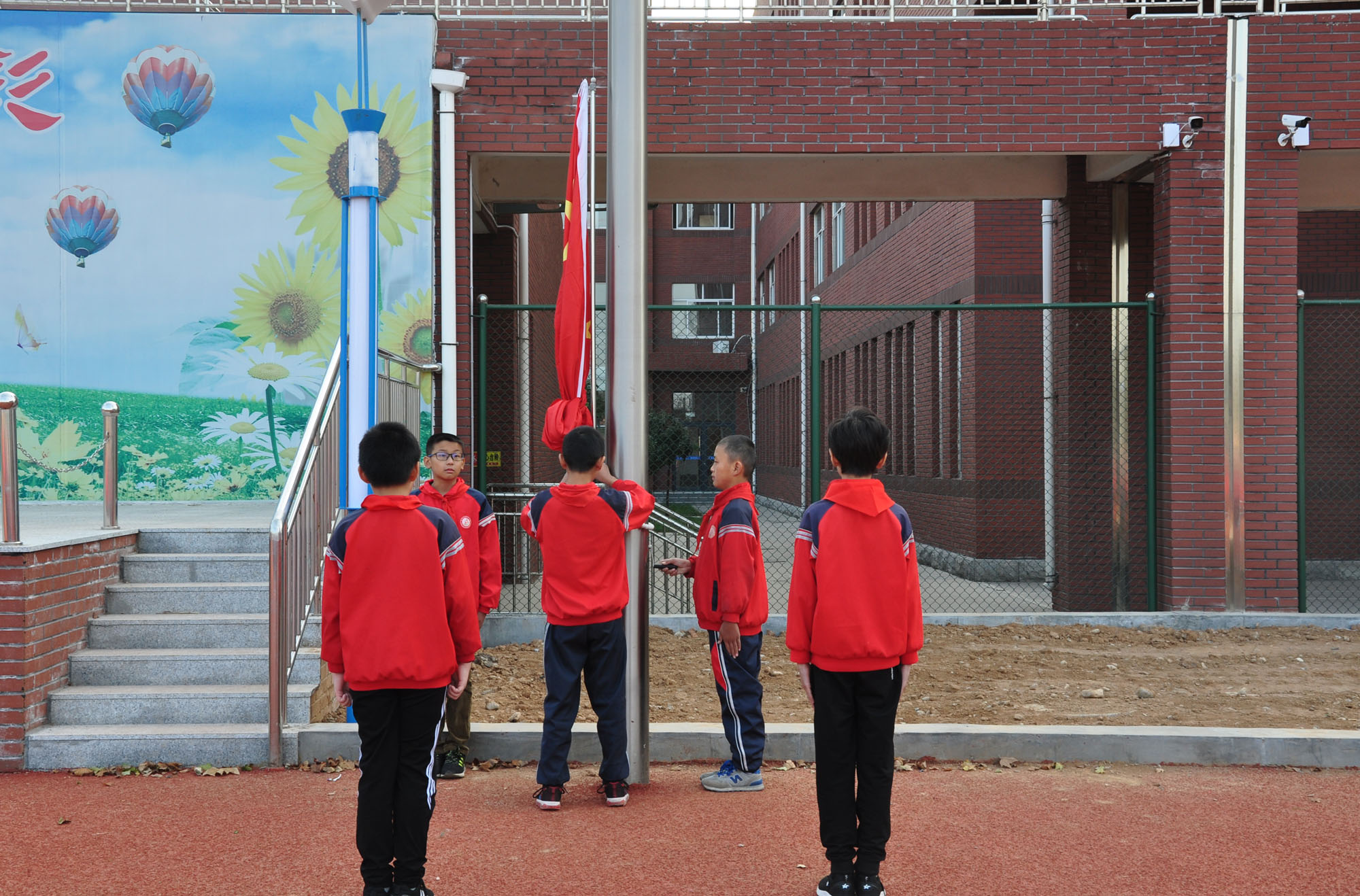 临朐县东郡小学"向国旗敬礼 为祖国祝福"