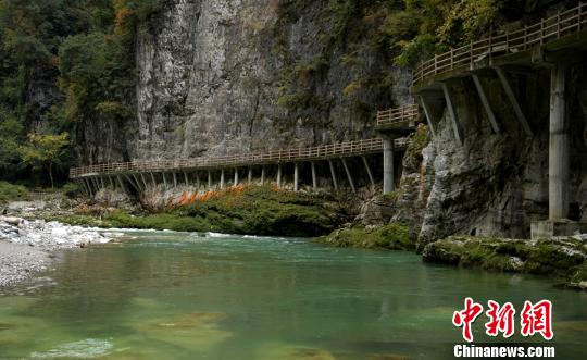 探访米仓山古栈道 寻古蜀遗风