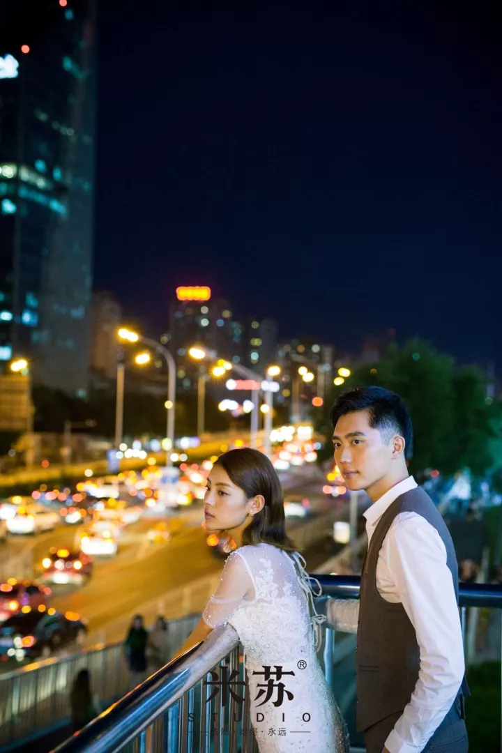 婚纱照夜景_婚纱照夜景烟花图片(2)