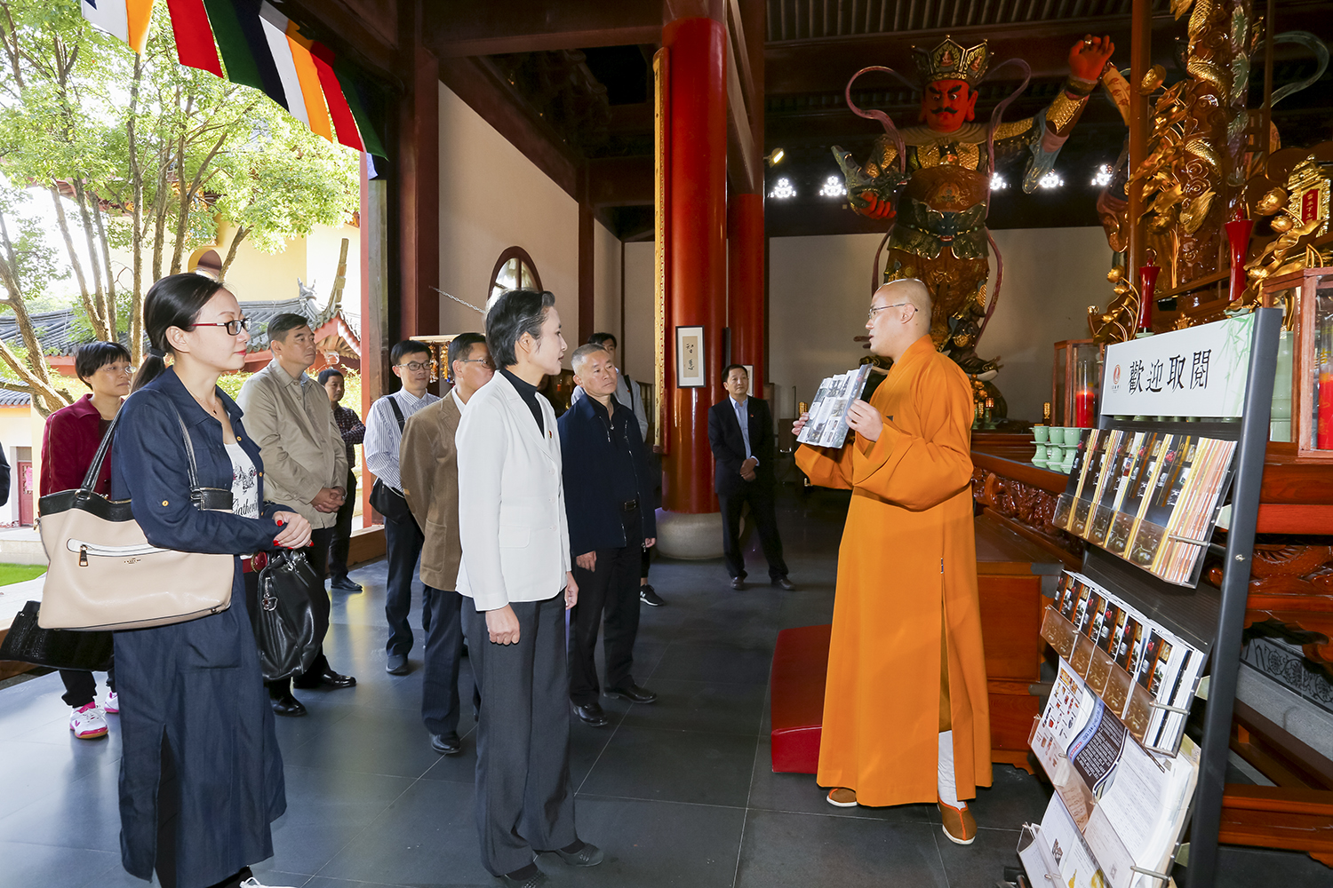 法华新闻丨嘉兴市委统战部部长赵树梅一行莅临本寺