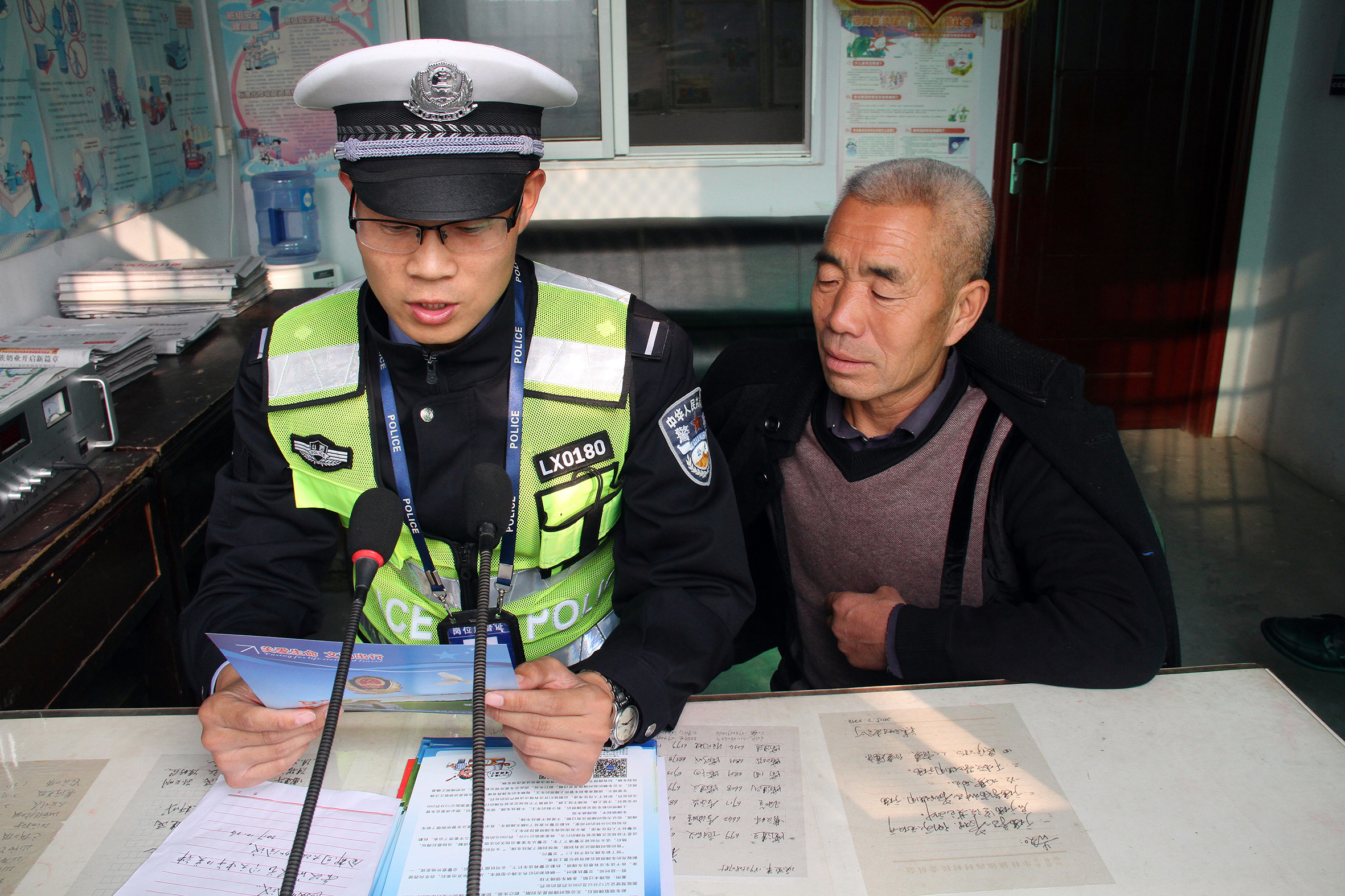 临猗交警:牢驻农村地区交通安全"堤坝"