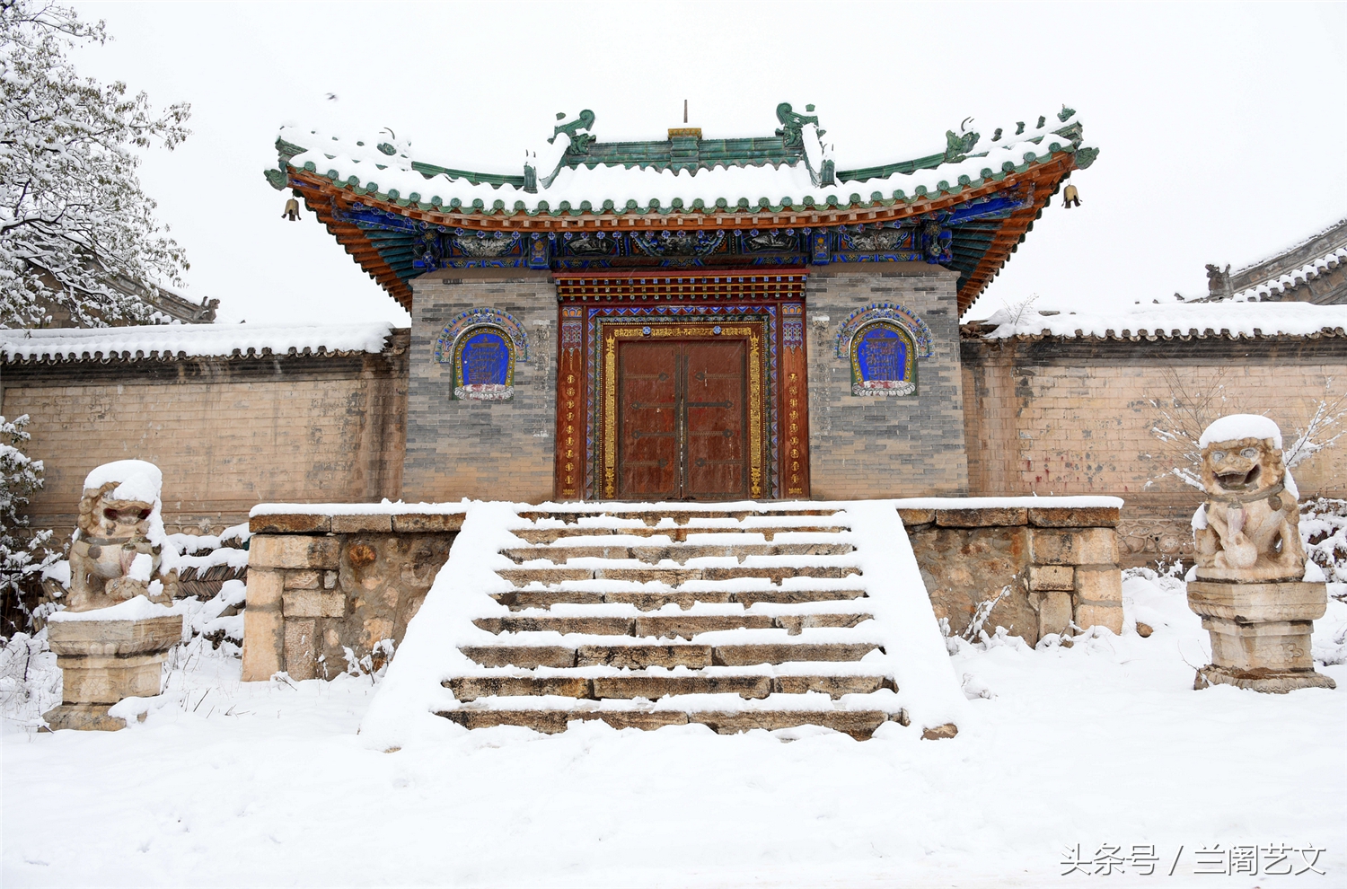 乌素图召主要由庆缘寺,法禧寺,长寿寺,广寿寺,罗汉寺五个寺院组成