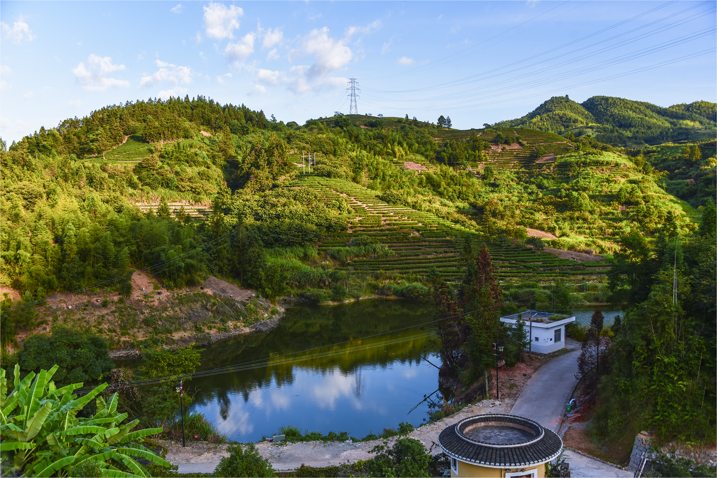 来到位于 福建省漳州市南靖县 南欧村的静心山居度假山庄,让我们好好