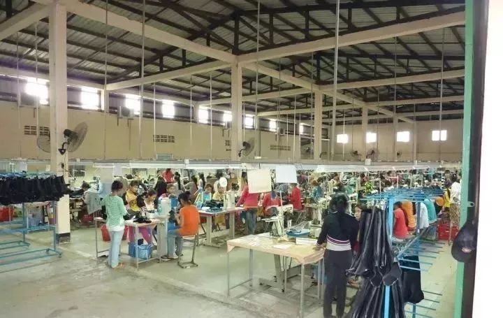 柬埔寨11168家工厂:工资10连涨!服装厂底薪将