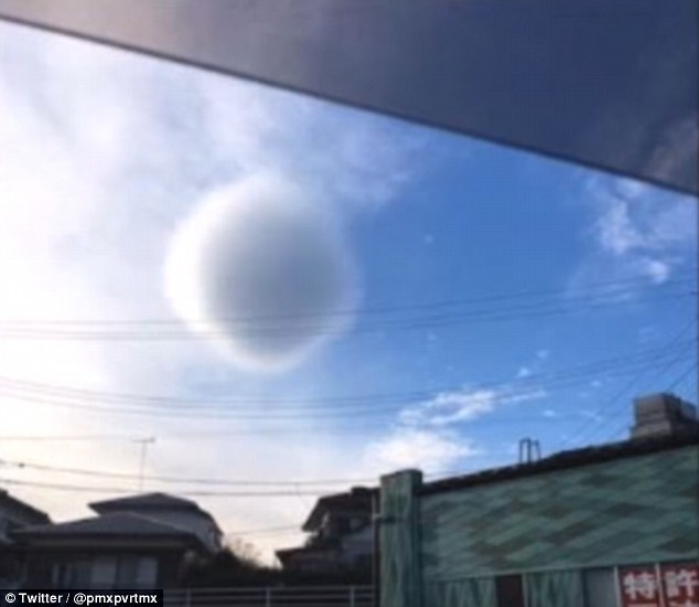 日本天空出现巨型圆球ufo?