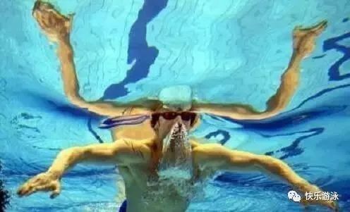 游泳技巧 游泳技巧水中呼吸方法的对比