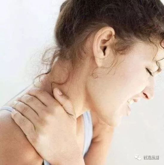 颈肩部,腰部的肌肉一直处于紧张强直状态,容易僵硬,劳损,导致肩颈疾病