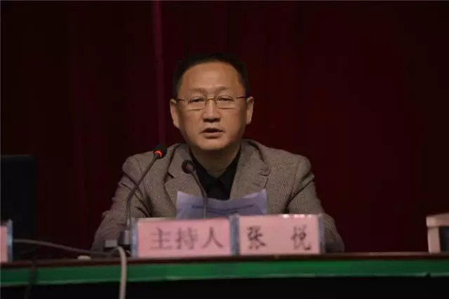 黄果树旅游区组织开展"学习十九大精神 重温党的光辉历史"专题讲座