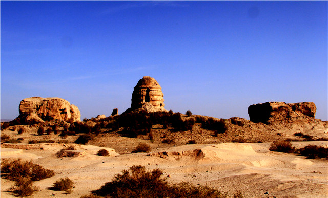 酒泉市瓜州县按照"建设大景区,发展大旅游,打造大品牌,形成大产业"的