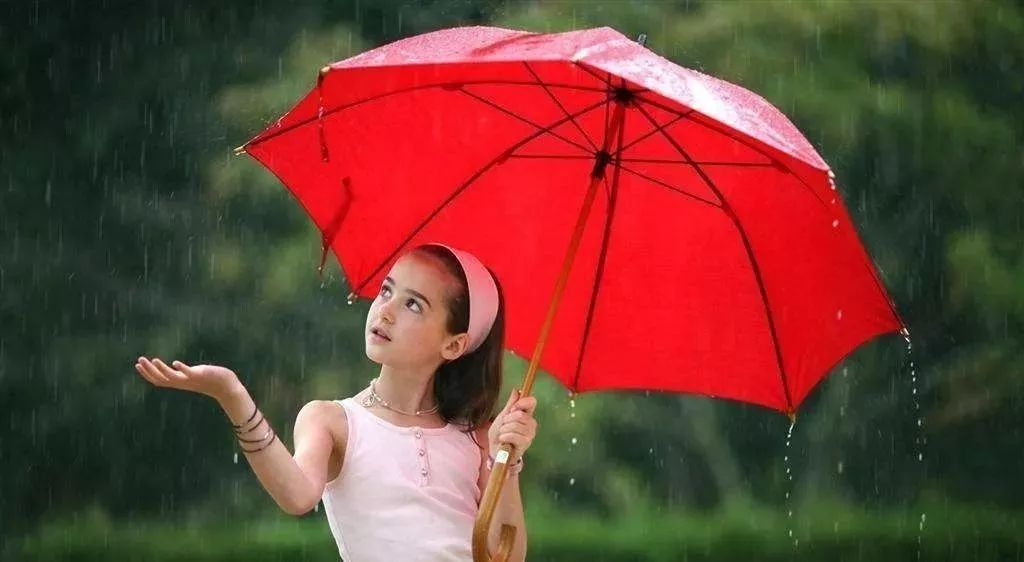 下雨时,记得还有一把随时为你打开的雨伞