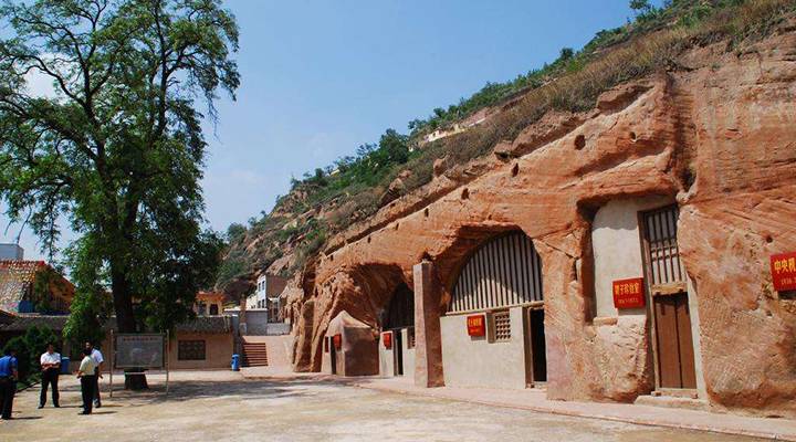 烈士陵园 刘志丹; 重点文物 盘龙寺; 革命圣地 保安革命旧址纪念馆