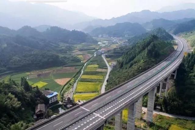 湘桂再添大通道,梯田上建起高速,自驾桂北旅游环线